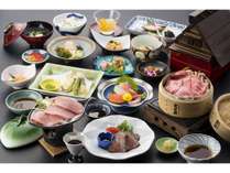 飛騨牛の「陶板」「セイロ蒸し」「ローストビーフ」が付いた会席。飛騨牛を沢山食べたい人にお勧めです! 飛騨牛の「陶板」「セイロ蒸し」「ローストビーフ」が付いた会席。飛騨牛を沢山食べたい人にお勧めです!