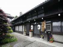 本館庭 本館庭