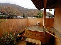 貸切露天風呂からは奥飛騨の自然を満喫できます。(無料) 貸切露天風呂からは奥飛騨の自然を満喫できます。(無料)