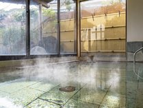 源泉かけ流し温泉「月光の湯」（内風呂）