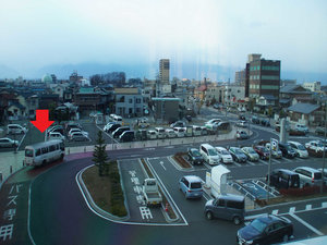 JR���{�w���[�^���[�B���}�o�X�ɂĂ��҂����Ă���܂��B