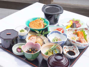 【夕食付プラン】朝早くご出発の方にオススメ！お料理は当館人気のスタンダードの会席料理