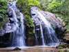 「金引の滝」自然のなかを流れる涼スポット