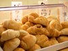 岩手県洋野町「こむぎ工房」から仕入れいているパンでございます。