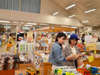 地元の銘菓や物産がたくさんそろっている『武雄温泉物産館』