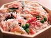 地元のカニだけをたっぷり使ったカニ寿司は焼鯖寿司と並ぶ人気です