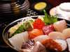 味楽寿司さんの「海鮮丼セット」（時季によりネタの内容が変わる事があります）